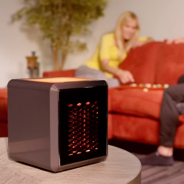 Мини керамичка греалка 1500W со амбиентално светло